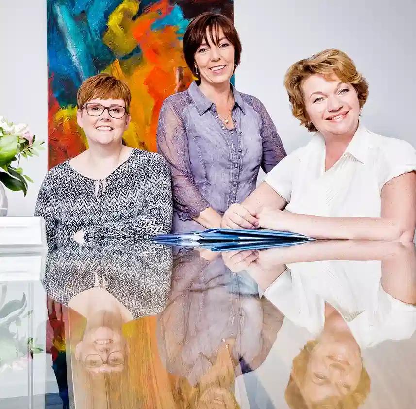 Anwaltskanzlei Ute Eulenpesch in Mettmann Teamfoto Frau Eulenpesch Frau Diegmann und Frau Grünberg